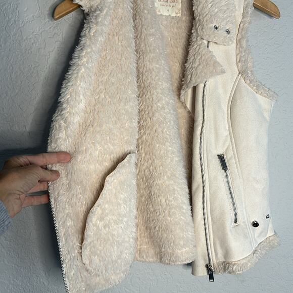 Altar’d State Faux Suede Fuzzy Vest Moto Cream Fall Preppy Zipper Soft Girl Cozy - Picture 8 of 8